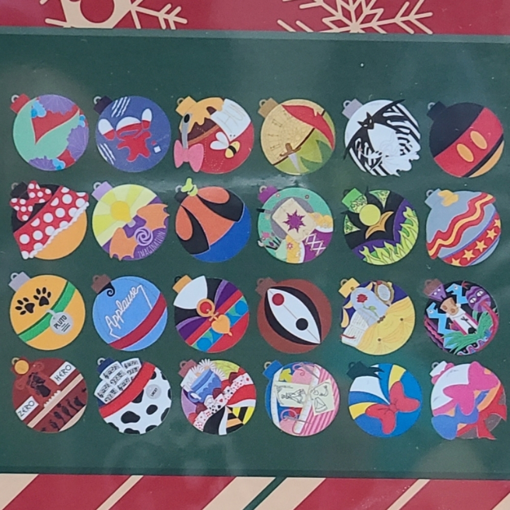Disney 24-pin 2020 Holiday Countdown Calendar